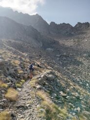 un tratto del sentiero ,prima del bivio per il lago 