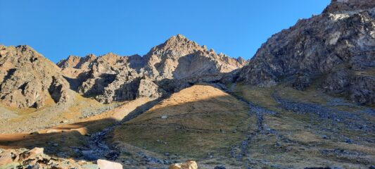La Punta Rossa della Grivola al mattino