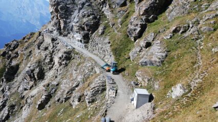 Lavori di ripristino alla piccola frana