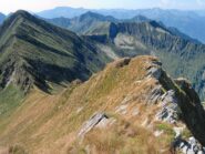 Cresta Sud scendendo verso il Passo Tri Omen e la Testa di Menta