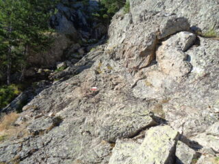 alcuni dei tratti di roccette con catene che si incontrano dopo Bocca U Saltu