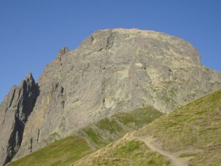 Il versante dove passa la normale visto da poco oltre il Col de Suzon
