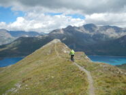 sulla dorsale, tolti un paio di brevi tratti, il sentiero è ciclabile