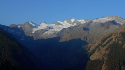 All'inizio della salita la stupenda vista sul Granpa