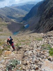 il tratto su pietraia dopo il lago mediano d'Ischiator.