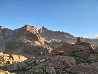 Dal bivacco all'alba: la Cresta Sud-Est non si vede nemmeno tutta