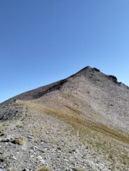 La cresta da seguire per raggiungere la vetta
