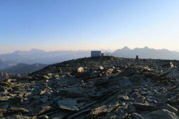 il bivacco Gratton al Col Pousset