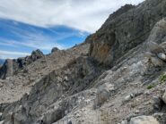 uno dei numerosi punti in cui la catena è totalmente saltata (come un tempo), ma questo tratto è relativamente facile da percorre a parte l'infido ghiaino...