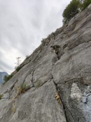 L5 (fessura-diedro è l'originale, variante dello Zio circa 5m a sx)
