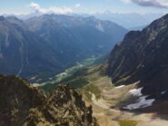 Dalla cima della punta Jean Charrey, a cavallo fra i due valloni