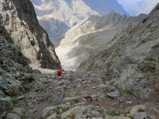 Discesa dalla Forcella Roccati verso il sentiero 