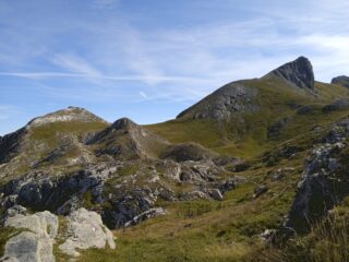 Cima Scarasson e Castello delle Aquile dal Passo Scarasson 