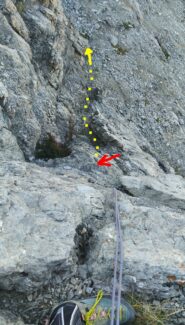 Doppia con corda da 30 metri con evidenziato il terrazzino e successivo facile canalino