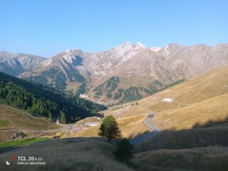 Dal col d'Allos, il primo tratto della lunga discesa verso Colmars.