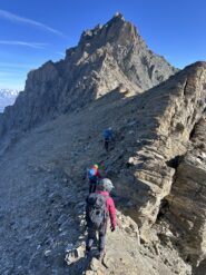 Verso l'inizio della lunga cengia