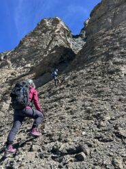 Cordone di sosta e ingresso nel canale-imbuto