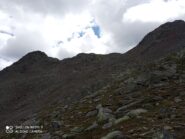 verso il colletto un po' di pietraia