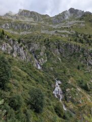 Salendo al rifugio Carè Alto