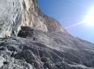 Sulle placconate sprotette dei sudtirolesi, in vista della cengia mediana