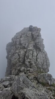 tratto da disarrampicare a pochi metri dalla cima