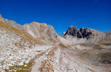 la strada militare verso il Colle Oserot...o quel che rimane..