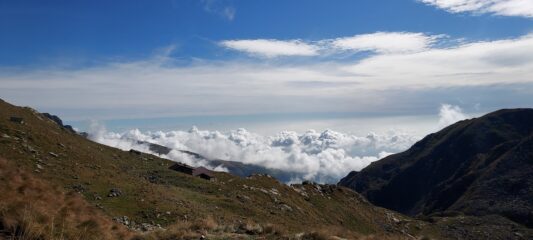 E in tanto le nubi disegnano il cielo