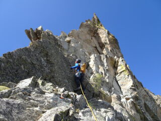 Sul primo tratto del gendarme col crollo (foto mgulliver)