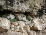Grotta Prevelosa (con al centro la poltrona scavata nella roccia)