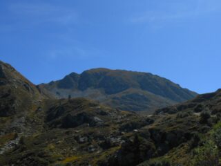La Cima Ferlette dalla strada degli alpeggi della Brignola