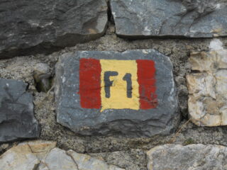 Segnavia vecchia maniera per la Colla Bauzano