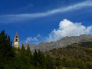 Sambuco, il campanile del Chiàus e il Nebius, tutto a destra