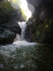 Calata bagnata alla fine del tratto inforrato