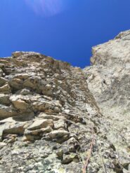 Bellissimo muro di L3 sotto i tetti gialli