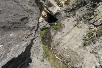 l'ingresso della grotta