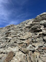 Sfasciumi sotto la vetta, nessun percorso obbligato