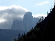 Le Tr Cime, col pennacchio, viste dall'mbocco della Valle della Rienza.