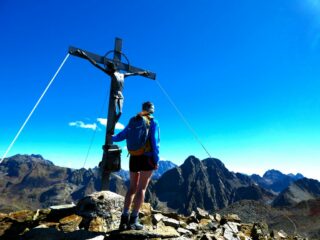 In cima, con Malinvern ed Argentera sullo sfondo