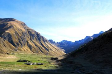 In Soustra, tra luce ed ombra mattutina