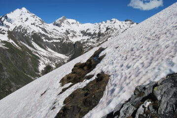 Sul sentiero 3A che appena dopo il Tramaglio scompare nella neve