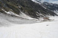 Qui a Les Ecules ci dovrebbe essere il ponte di tavole sul torrente