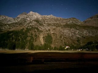 Luna piena sul Cervandone