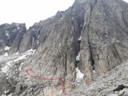 l'attacco corretto a sx, non sul pilastro di dx (altra via). foto gipfelbuch.ch