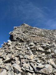 Tratto finale di cresta...sfasciume!