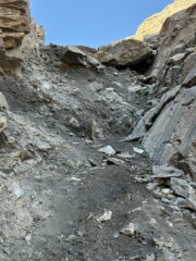 Il saltino a metà canale in primo piano