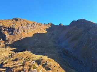 Il Pietra Quadra dalla cima settentrionale dei Tre Pizzi.