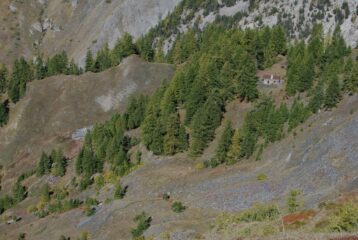 Alpeggi del Currù scendendo a Tsapy