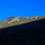 La cresta ESE del Bric Baral tra luce e ombra