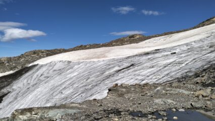  Un tratto ormai separato del glacier du Grand Pisaillas che attraverseremo.