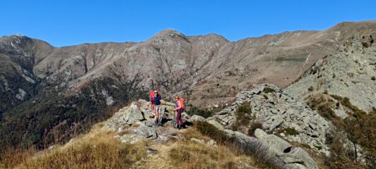 Dalla cresta Pera Bianca-Pera Lunga si osserva la cresta Soglio-Uja di Corio- Colle Croce d'Intror che percorreremo...